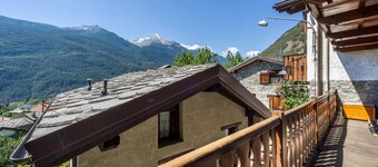 Apartment 'Il Nido Di Letizia' with Mountain View, Private Garden and Balcony