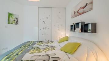 1 soverom, strykejern/-brett, wi-fi (inkludert) og sengetøy