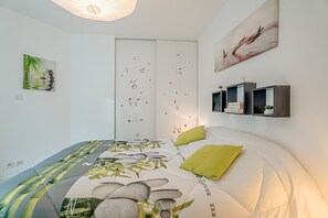 1 bedroom, iron/ironing board, free WiFi, bed sheets