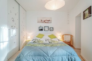 1 chambre, fer et planche à repasser, Wi-Fi gratuit, draps fournis