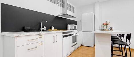 Fridge, microwave, oven, stovetop