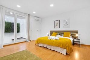 2 slaapkamers, een strijkplank/strijkijzer, gratis wifi, beddengoed