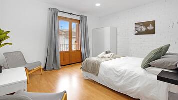 2 chambres, fer et planche à repasser, Wi-Fi gratuit, draps fournis