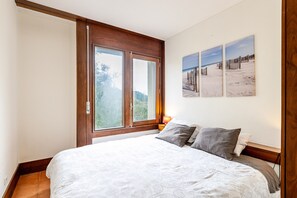 1 habitación, tabla de planchar con plancha, wifi gratis y ropa de cama 