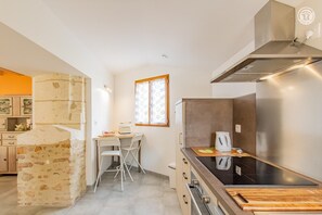 Microondas, horno y lavavajillas