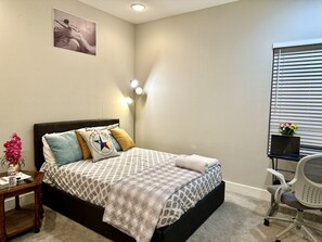 1 soveværelse, skrivebord, strygejern/strygebræt, Wi-Fi