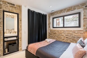 1 bedroom, iron/ironing board, free WiFi, bed sheets - Maison en Pierre (Saint-Alban-de-Roche)