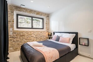 1 soverom, strykejern/-brett, wi-fi (inkludert) og sengetøy