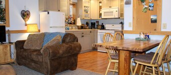 Welcome to The Driftwood Cottage! A cozy 2-bedroom home in Grand Marais, MI.