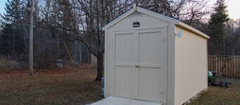 Welcome to The Driftwood Cottage! A cozy 2-bedroom home in Grand Marais, MI.