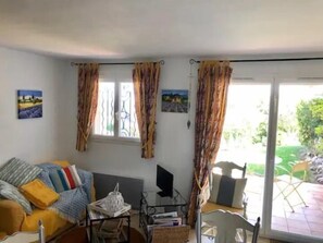 TV, DVD player, books - Villa la Provençale - Roquebrune SUR Argens (ROQUEBRUNE SUR ARGENS)