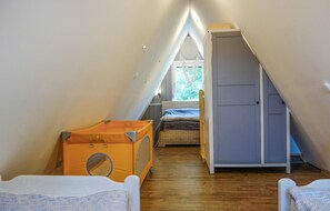 1 bedroom, travel cot, free WiFi, bed sheets