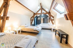 Berço de viagem, Wi-Fi de cortesia, roupa de cama