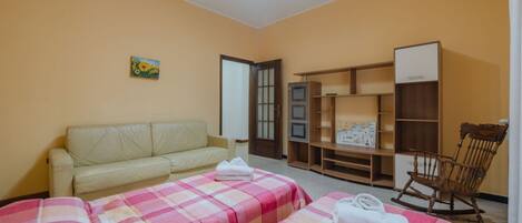 2 chambres, fer et planche à repasser, accès Internet, draps fournis