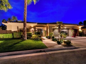 Exterior - PGA West Course view, private lagoon pool+spa, stunning La Quinta views! (La Quinta)