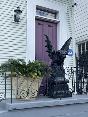 Exterior detail - Beautifully Appointed 2 bedroom 1.5 bath New Home steps from Frenchmen Clubs (New Orleans)