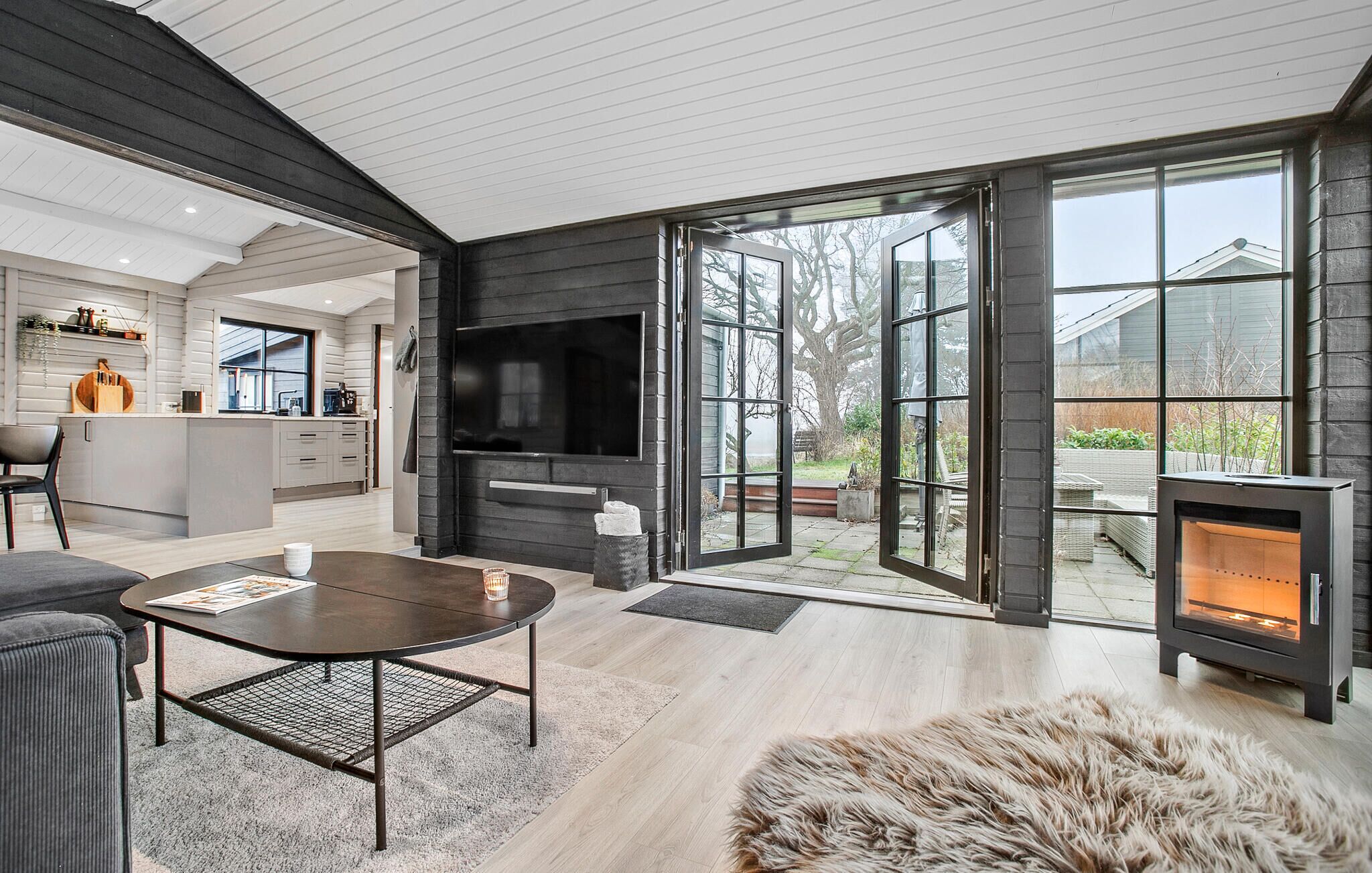 TV connectée, cheminée