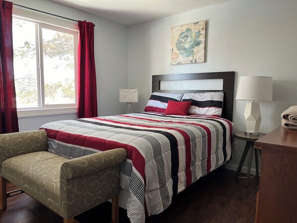 3 bedrooms, iron/ironing board, WiFi, bed sheets