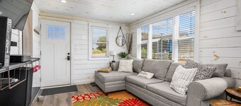 The Grey Pearl: Cozy Coastal Retreat