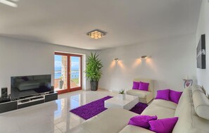 TV, DVD player, stereo - Stunning home in Crikvenica (Crikvenica)
