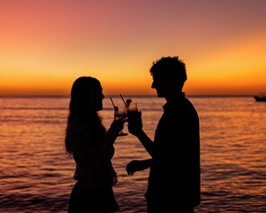 私人海灘、白沙、躺椅、沙灘巾