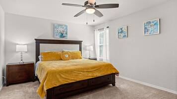 4 dormitoris, caixa forta a l'habitació i planxa i posts de planxar