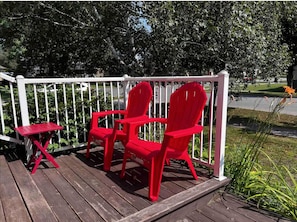 Property grounds - main level in prestigious area 

 (Thunder Bay)