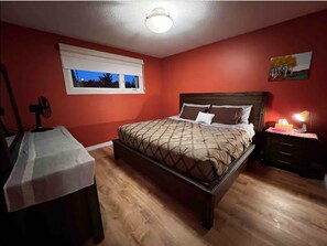 3 bedrooms, free WiFi, bed sheets - main level in prestigious area 

 (Thunder Bay)