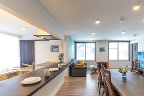 Basic Apartment | Living area - FuranoSky White (Furano)