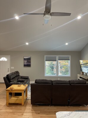 Smart TV, fireplace, table football, ping pong