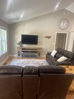 Smart TV, fireplace, table football, ping pong