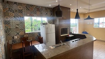 Fridge, microwave, oven, stovetop