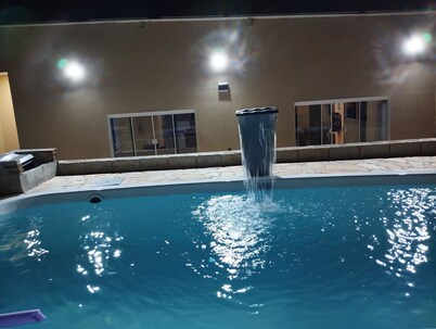 Casa com Piscina Para Eventos