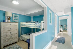 1 habitación, escritorio, tabla de planchar con plancha y wifi gratis