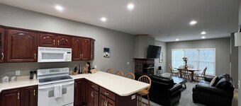 Seasonal or Nightly- Convenient to everything in Ellicottville- Luxury Fox Ridge