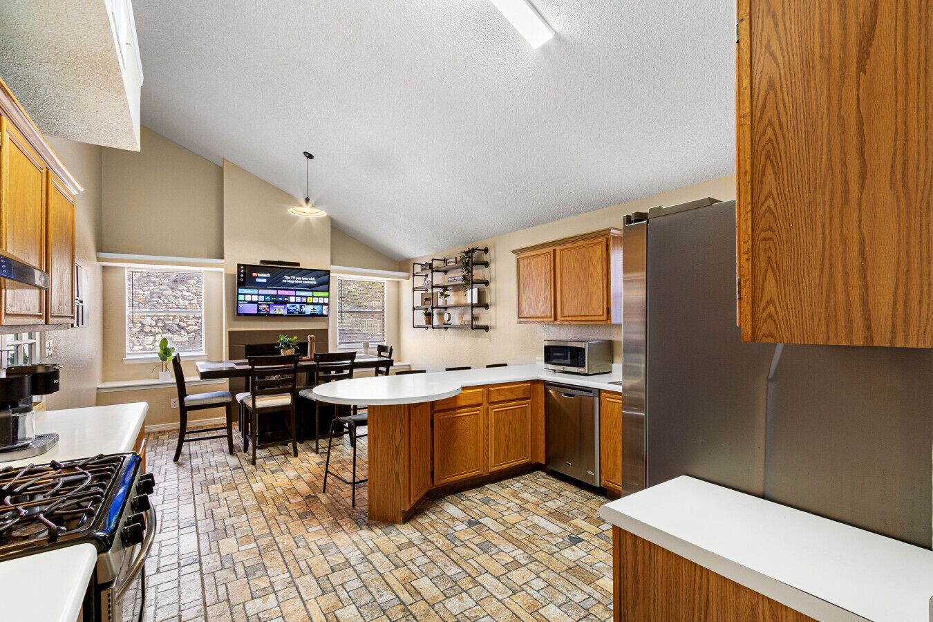 Refrigerador, microondas, horno y parrilla de estufa 