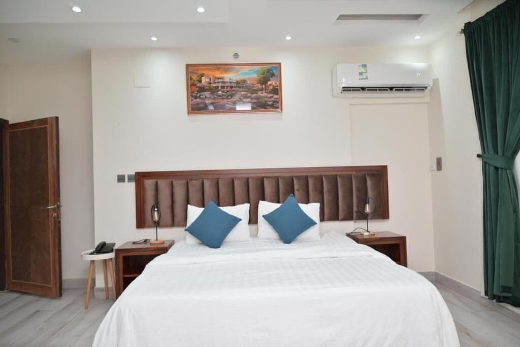 In-room safe, blackout curtains, soundproofing, iron/ironing board