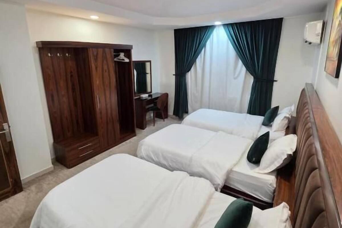 Ropa de cama de alta calidad, caja fuerte, cortinas opacas