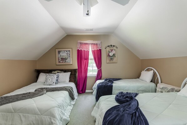4 chambres, bureau, fer et planche à repasser, Wi-Fi gratuit