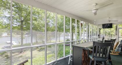 Lazy Days on Lakeshore - Private Dock, Kayaks SUP, Firepit and more