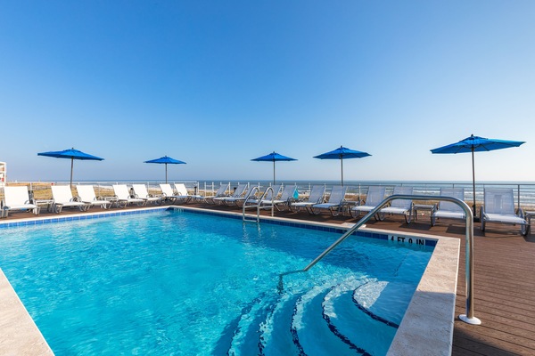 Community pool & private beach access - Lost Key Golf and Beach Club