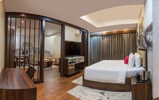 Standard Suite | Iron/ironing board