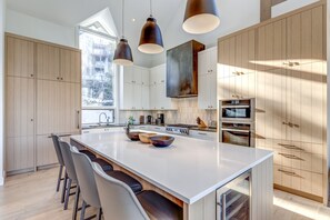 House - Nighthawk 3343 - Private Hot Tub, Mountain Views, Above Whistler Golf Course (Whistler)