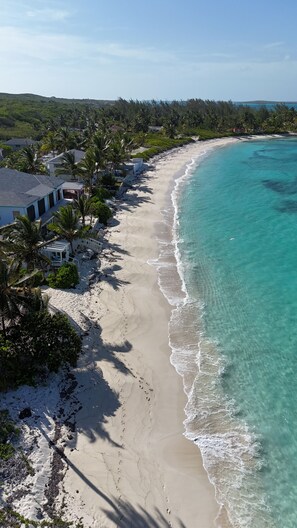 Sun loungers, beach towels - Cozy Beachfront King Suite (Steventon)