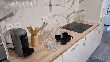 Réfrigérateur, micro-ondes, four, lave-vaisselle