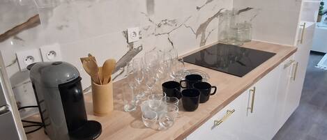 Køleskab, mikrobølgeovn, ovn, opvaskemaskine