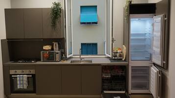 Fridge, microwave, oven, stovetop