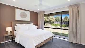 3 sovrum, skrivbord, strykjÀrn/strykbrÀda och resesÀng