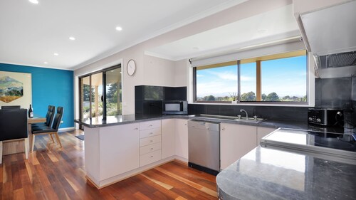 Bella Vista - Mansfield - Sleeps 8