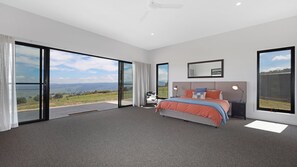 4 間睡房、書桌、可攜式嬰兒床、Wi-Fi